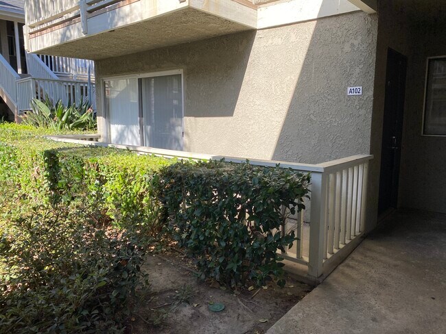 Apartment Entry - 324 Victoria St Unit A102