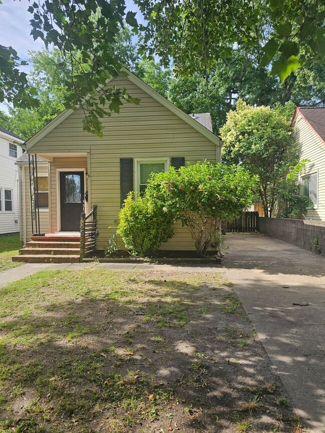 Photo - 225 Beechwood Ave