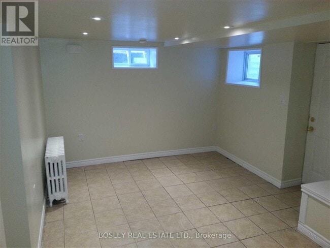 Photo - 97 Rosemount Ave Unit 3