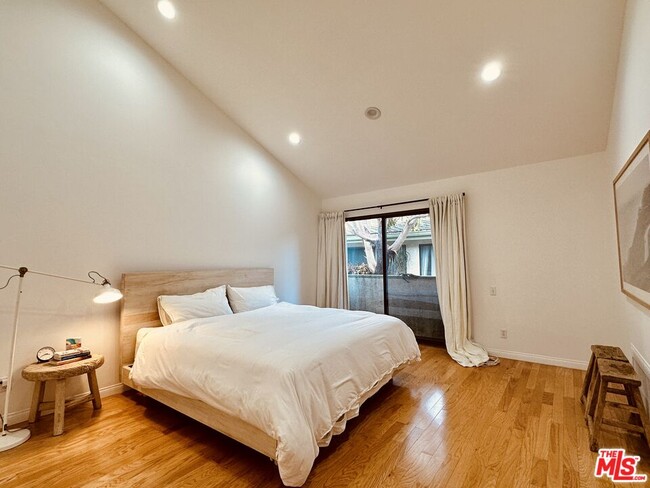 Photo - 1108 18th St Unit 5