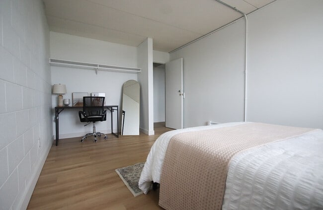 Photo - University Place - 50 University Ave E