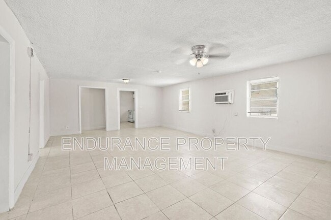 Photo - 1125 W 28th St