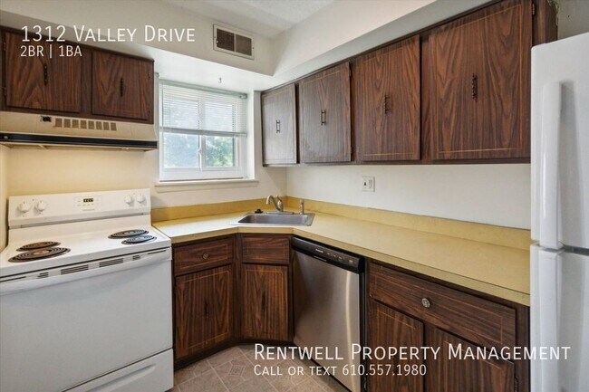 Photo - 1BR plus Bonus Room 1BA Condo located in G...