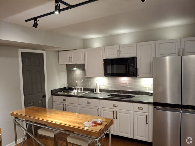 Building Photo - 12009 Shore View Dr Unit 12009 A Rental