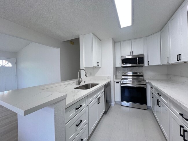 Photo - Crosspointe #12T