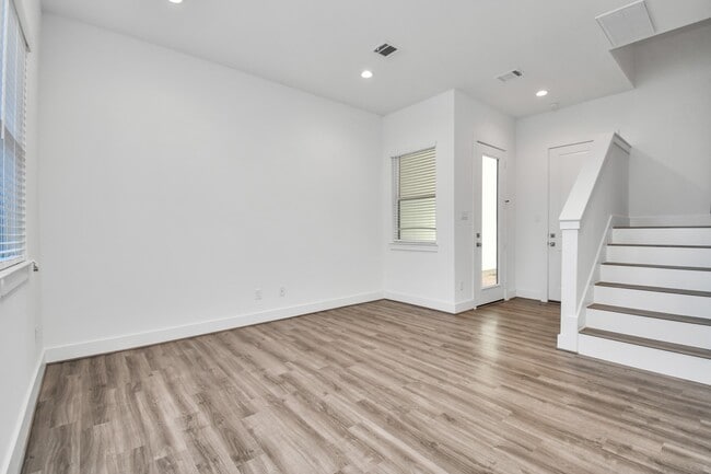 Photo - 9020 Laverne Laurel Ln