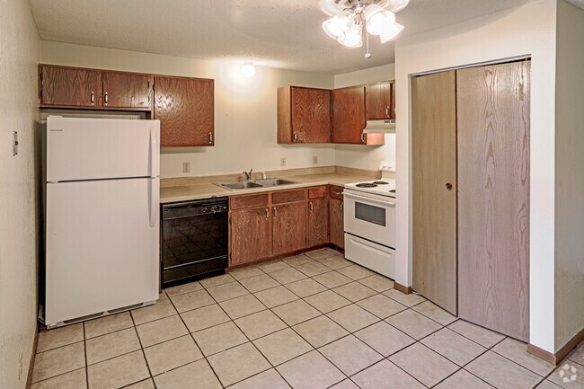 2BR, 1BA Den