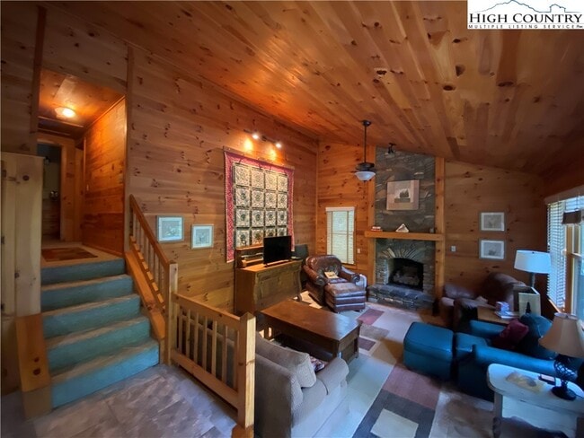 Photo - 476 Ballou Mills Rd