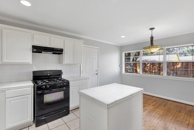 Photo - 4750 Sanford Rd