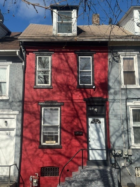 Building Photo - 109 N Warren St