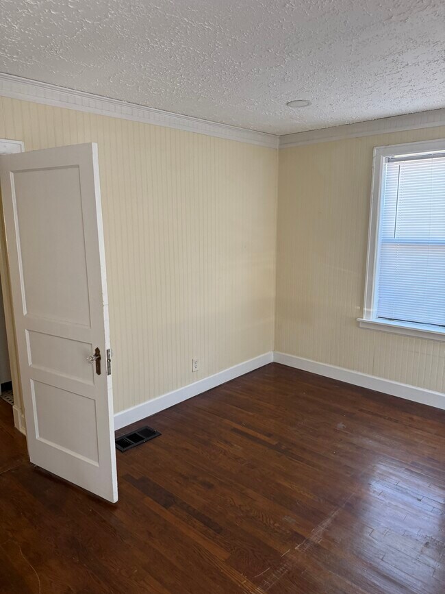 Bedroom 2 - 2589 Park St Unit 2589