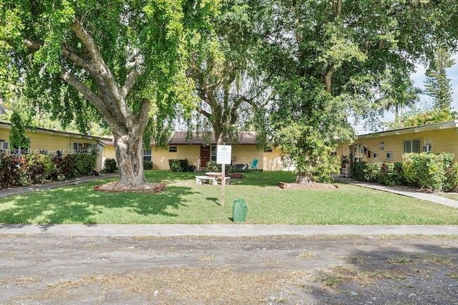 Photo - 227 SE 1st St Unit 7