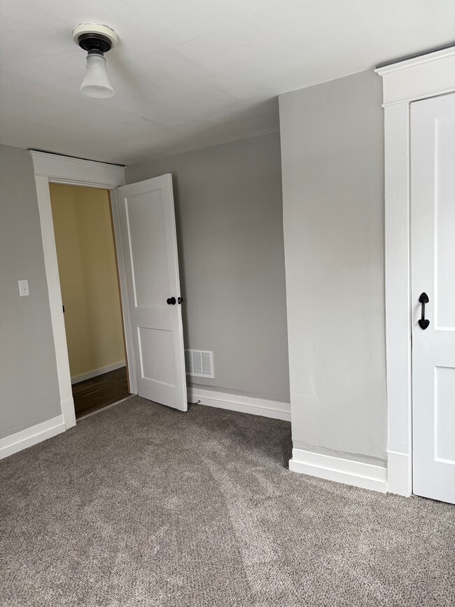 Photo - 100 Ladner Ave Unit Ladner #2