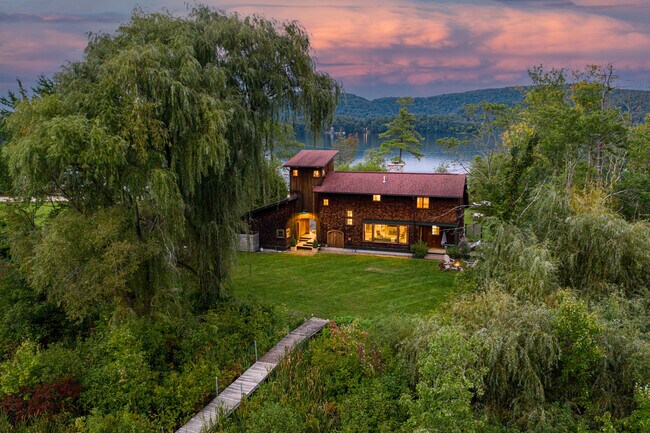 Photo - 210 Between the Lakes Rd