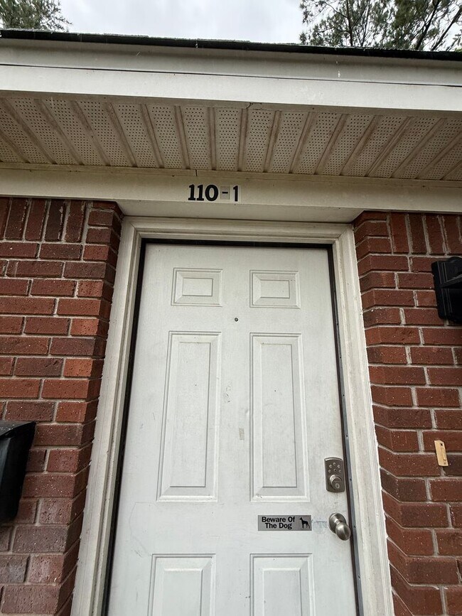 Photo - Studio available 9/1/2026!!