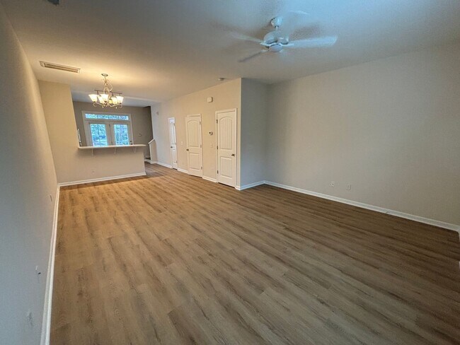Photo - 202 Jordan Ln Unit E