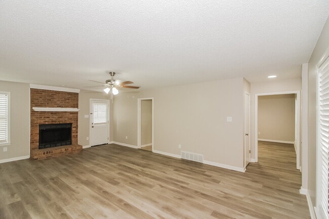 Photo - 6931 Hillshire Dr