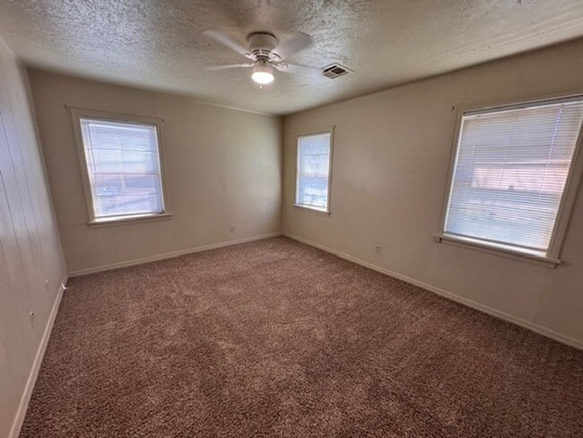 Photo - 2 bed plus loft, 1 bath, garage conversion, great area! New countertops and kitchen and bath upd...
