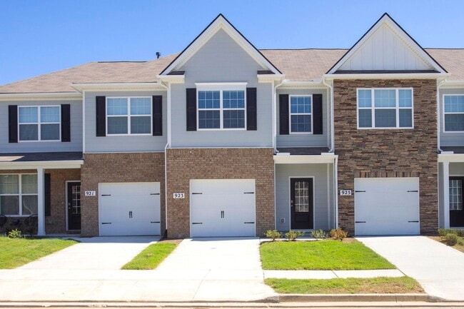 Photo - 923 Shorttail Ln