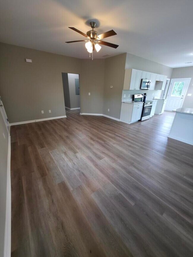 Photo - 156 Charlotte Cir