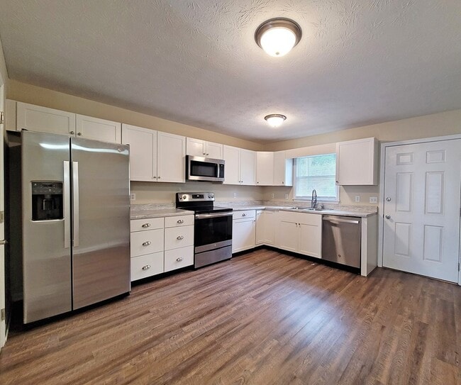 Photo - 952 Beverly Dr