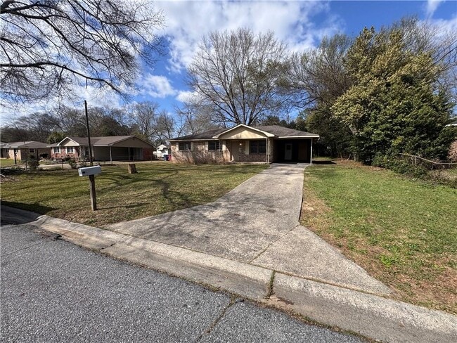 Building Photo - 2541 Medford Pl