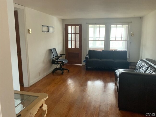 Photo - 214 1st N St