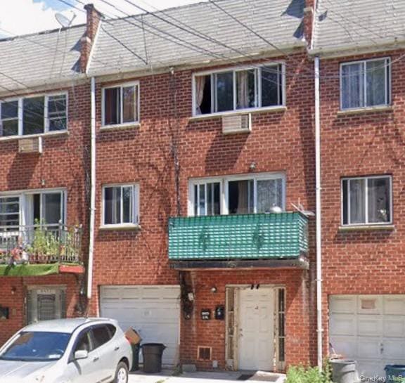 Building Photo - 84-73 168th Pl Unit 2nd floor
