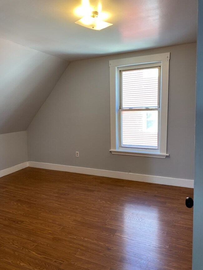 22 Downer Ave Unit 2