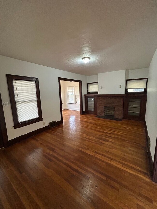 Photo - 1128-1130 E 168th Street Unit 1128 E 168th Street DN