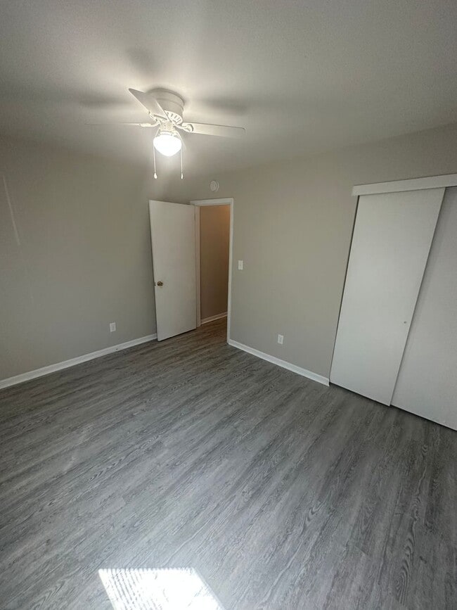 2 Bedroom, 1 Bath Duplex in Tullahoma conv... - 2 Bedroom, 1 Bath Duplex in Tullahoma conv... House