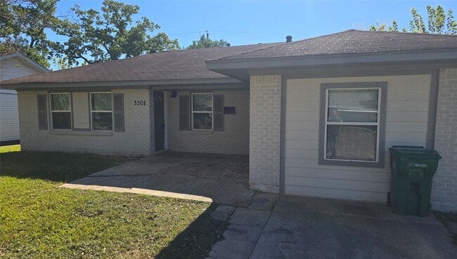 Photo - 3308 Sophie Ann Dr