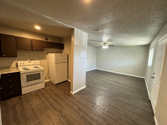2 Bedroom and 1 bathroom ready to move in