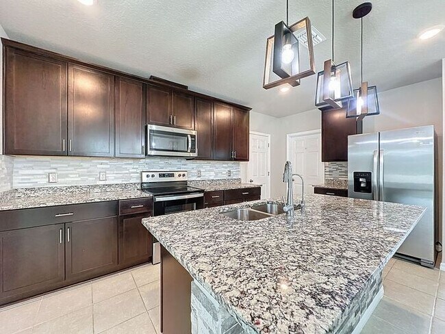 Photo - Wonderful like new and pet friendly home in Winter Haven