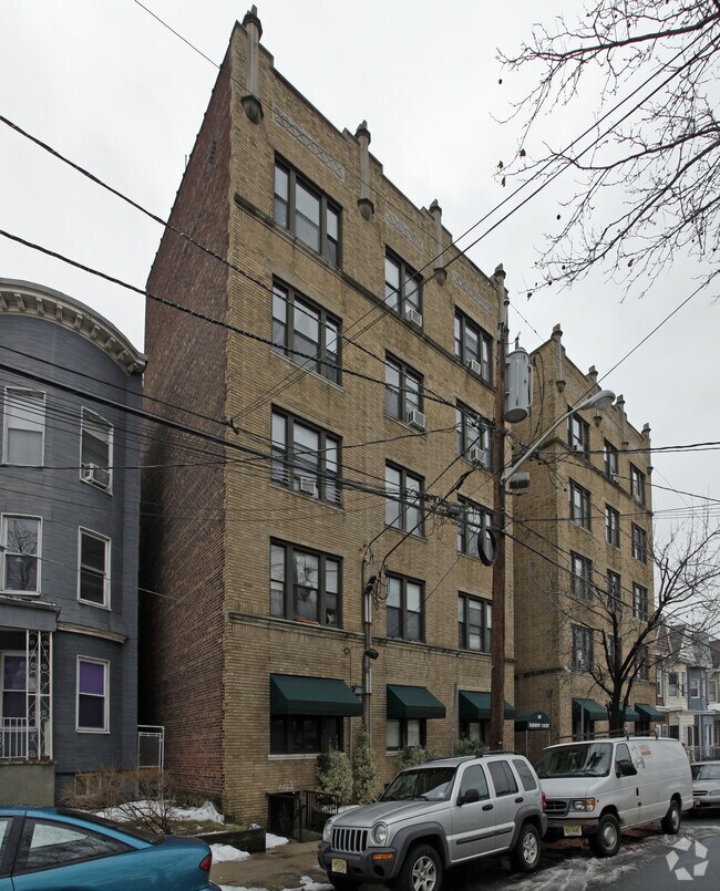 Photo - 429-435 Fairmount Ave