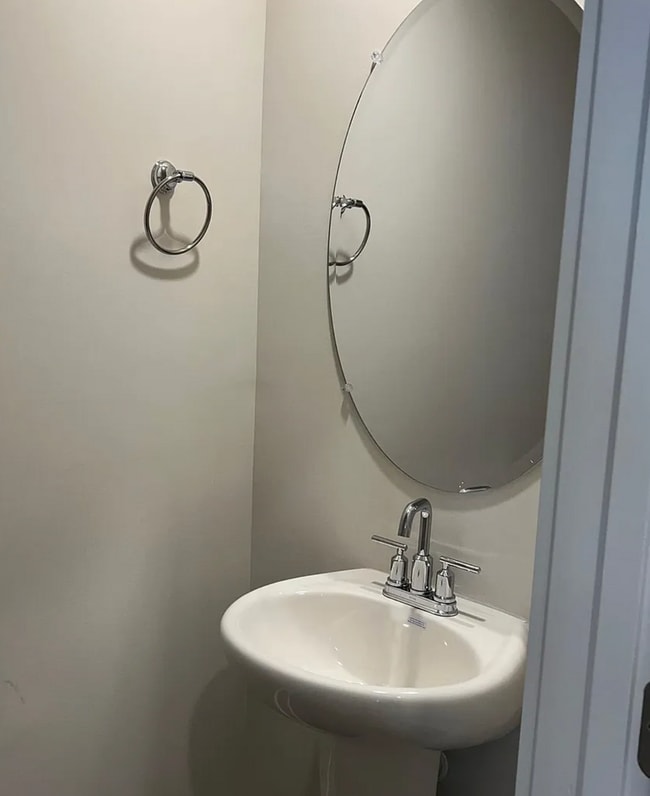 Photo - Desirable 3/2.5 Townhome Available Novembe...