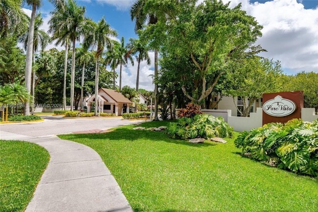 Building Photo - 9501 SW 138th Pl Unit 9501