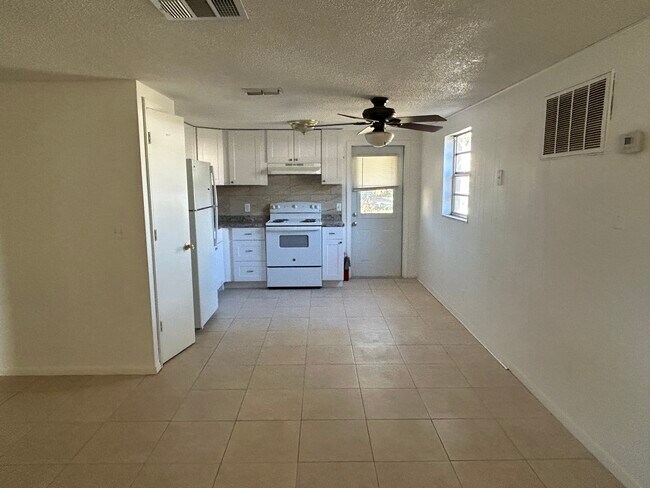 Photo - 10415 Alma St Unit B