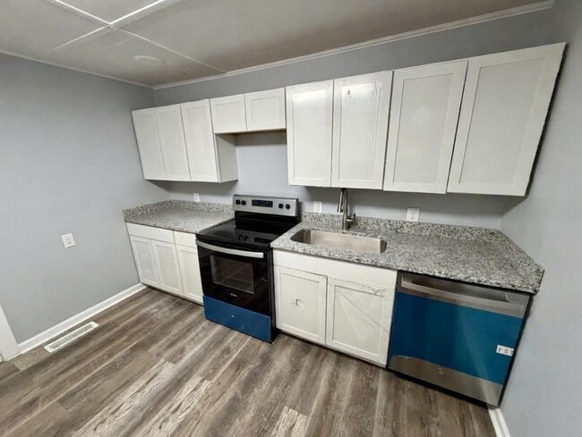 Photo - 1223 Dixie Pl