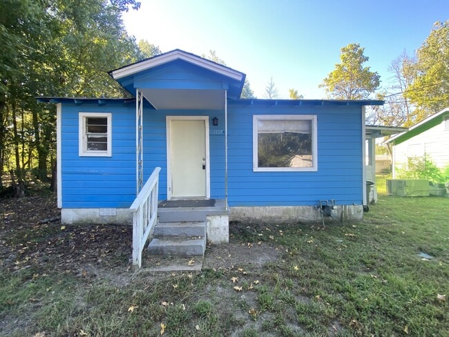 Photo - 1107 S Rd House