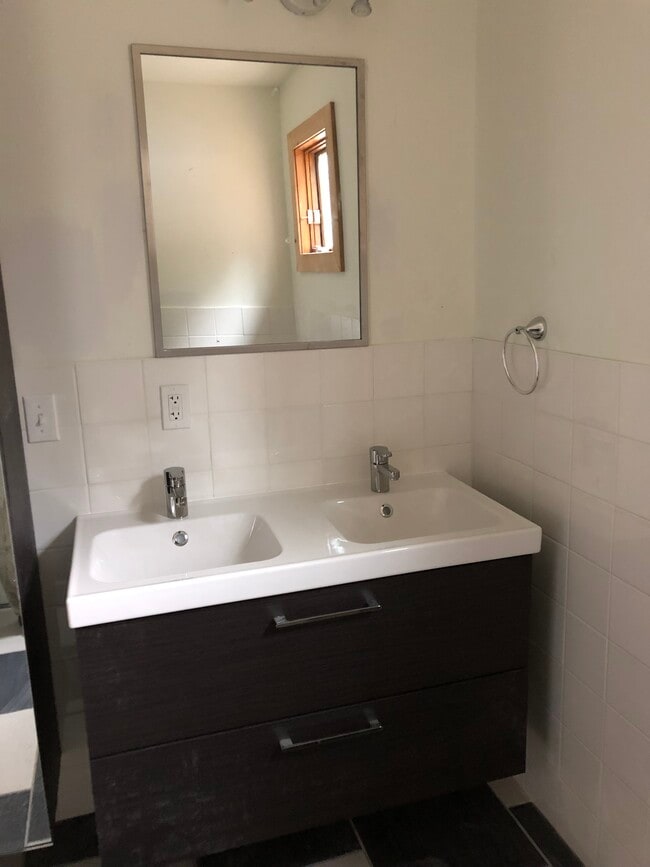 Photo - Zenith Apartments, LLC Unit 42