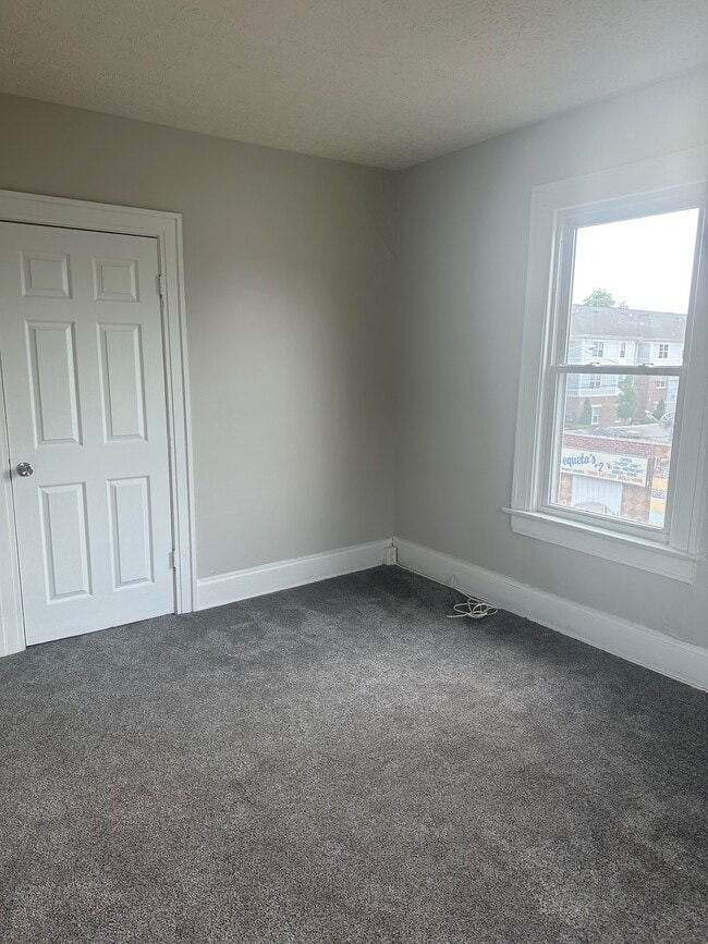 Photo - 798 E Whittier St