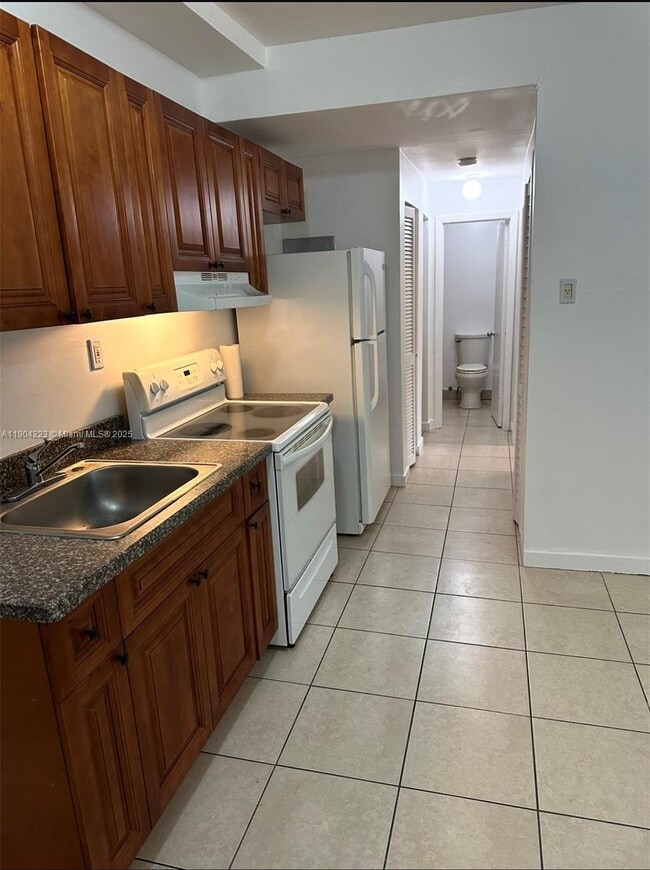 Building Photo - 985 SW 5th St Unit 4