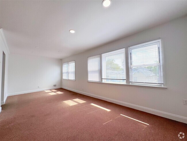 Building Photo - 57-04 226th St Rental