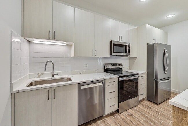 Photo - 6122 S University Ave Unit 302