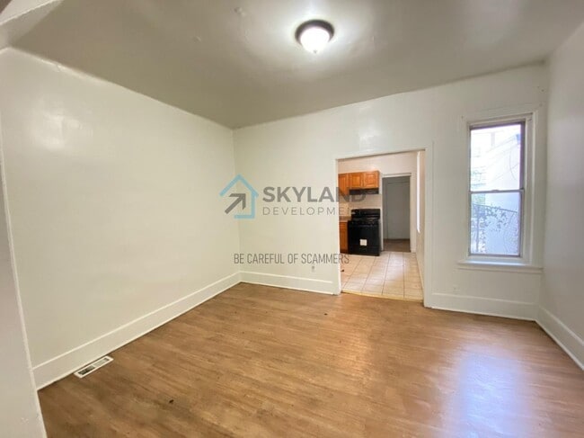 Photo - 5537 Poplar St