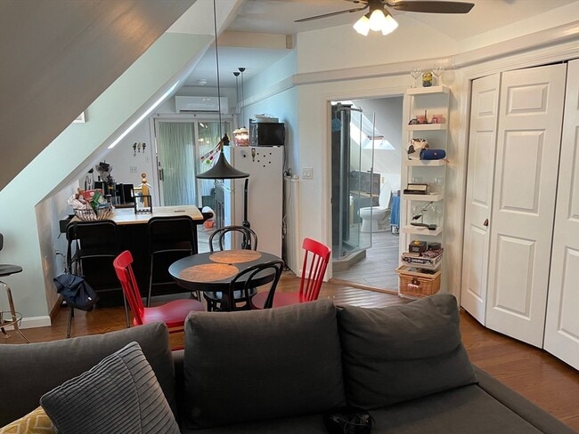 Photo - 105-107-107 Harvard St Unit 3