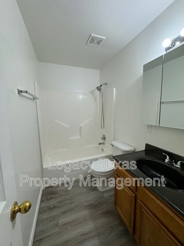 Photo - 701 Miracle Ln Unit E