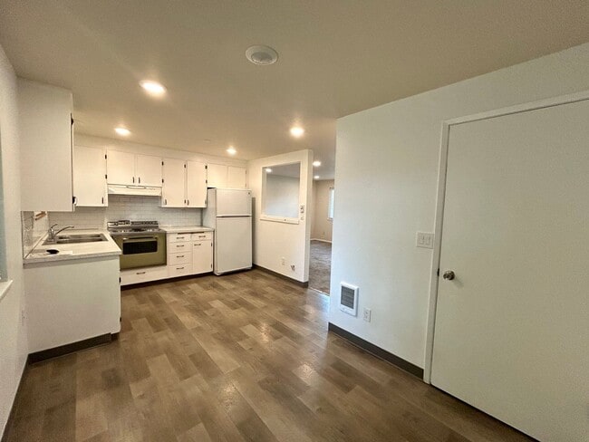Photo - 1308 N Alder St Unit 1308 N Alder #1