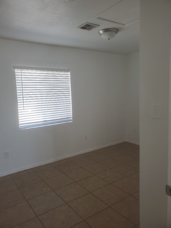 Photo - 2504 E Mobile Ln Unit 2